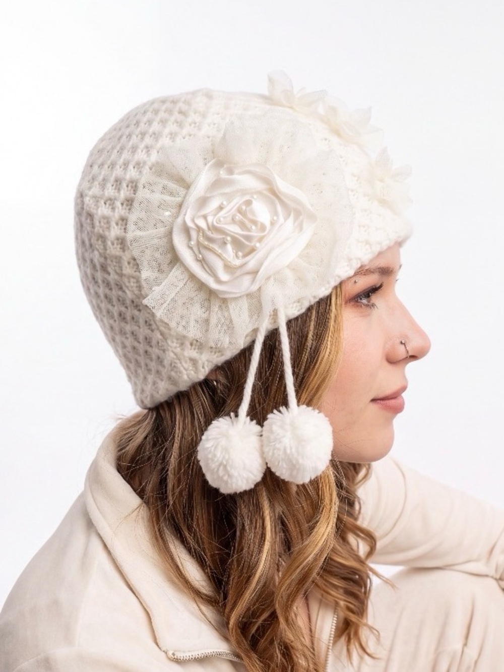 Betsey Johnson Winter Cloche hat Vintage Style Crochet Knit Beanie snow bunny